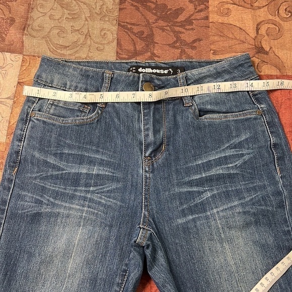Dollhouse Jackie Capri Denim Jeans Crop Pants Medium Blue Wash Size 3 - Picture 13 of 15